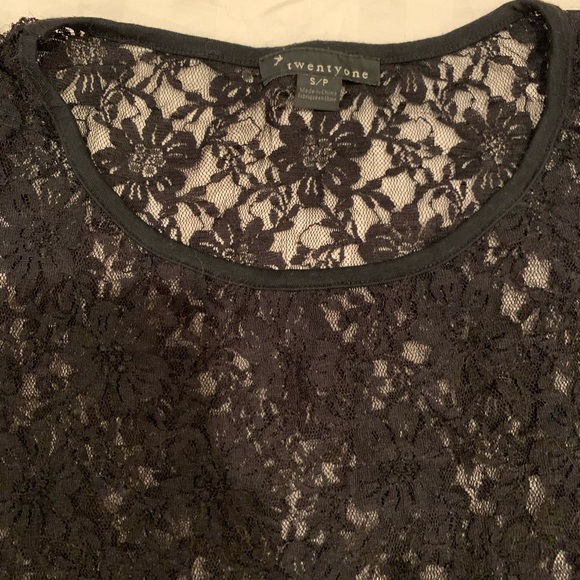Forever 21 lace top black S/P puff sleeved - Picture 2 of 3